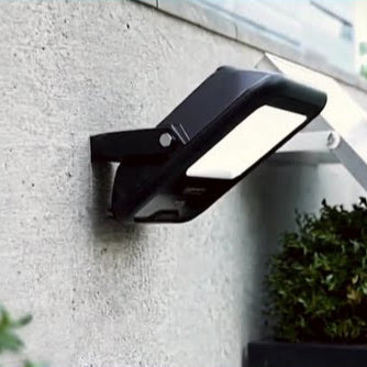 x2 Scout Pro Solar Floodlight Black